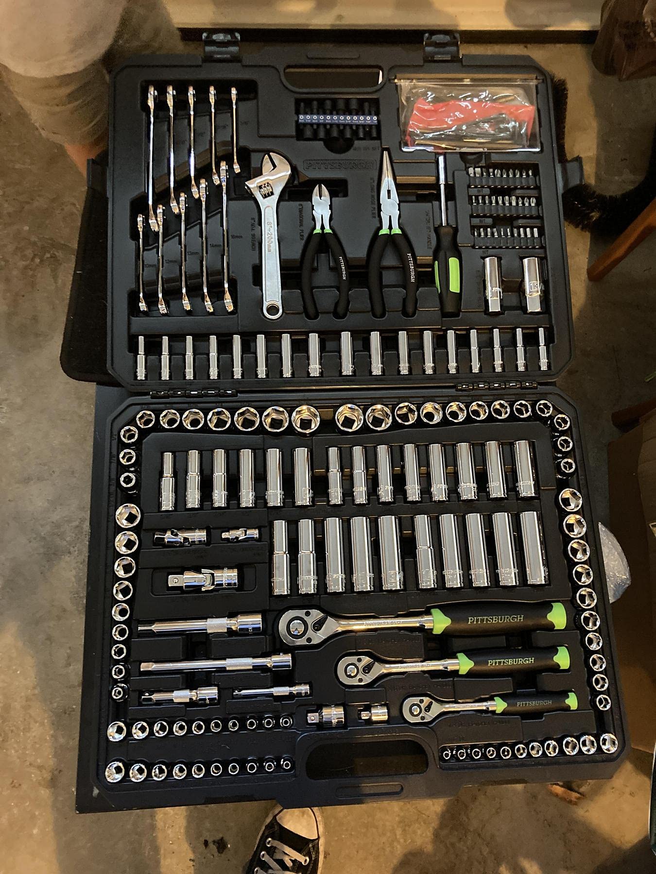 PITTSBURGH 225 Pc Mechanic's Tool Kit